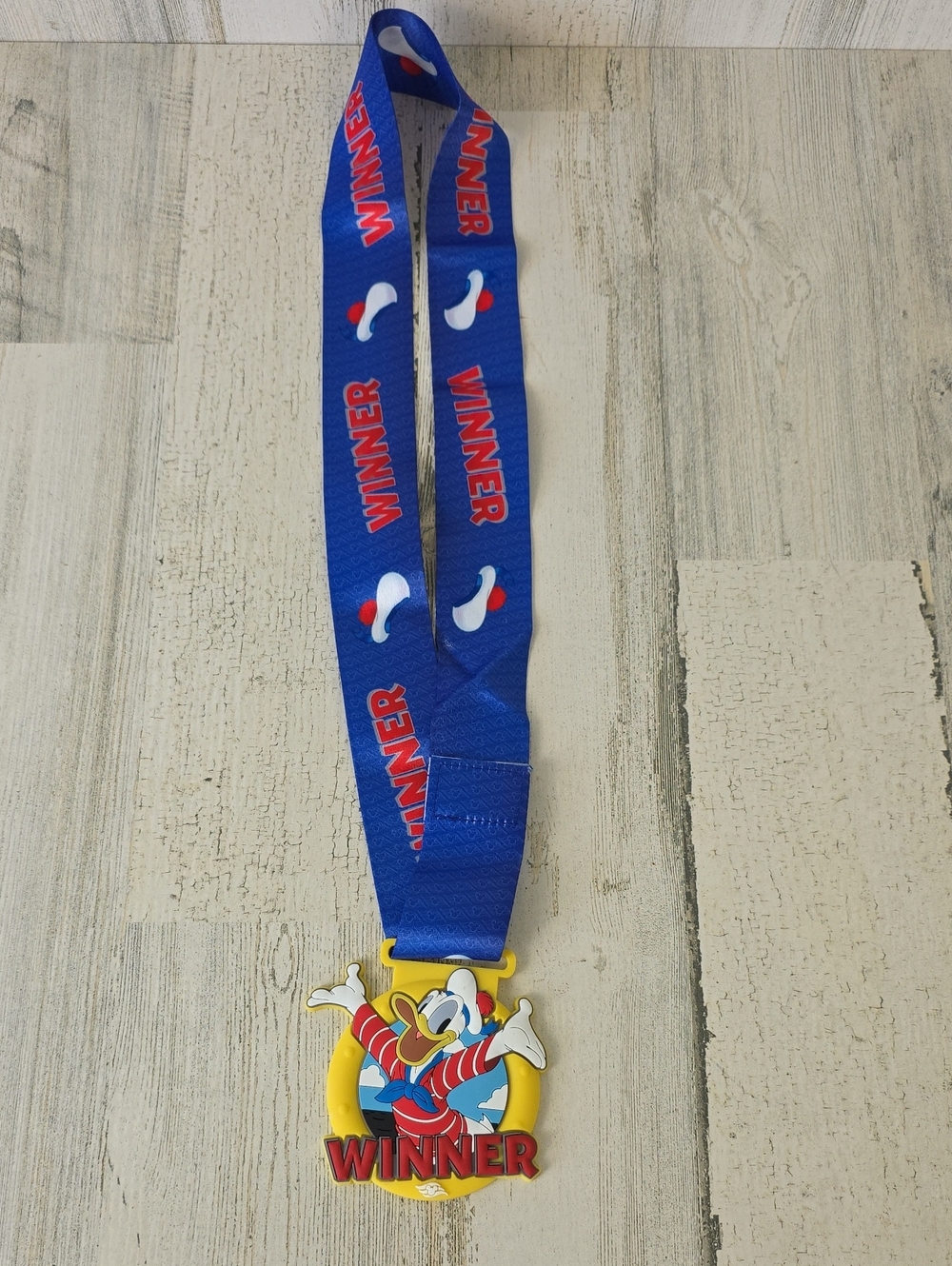 Disney Cruise Line Donald Duck Winner Rubber Medal Lanyard Blue